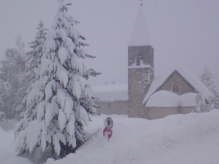 5 Fevrier 2009, le pic d'enneigement et atteint avec plus de 250cm dans la station d'AURON!